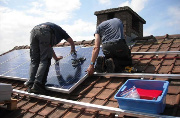 panneaux solaires en surimposition